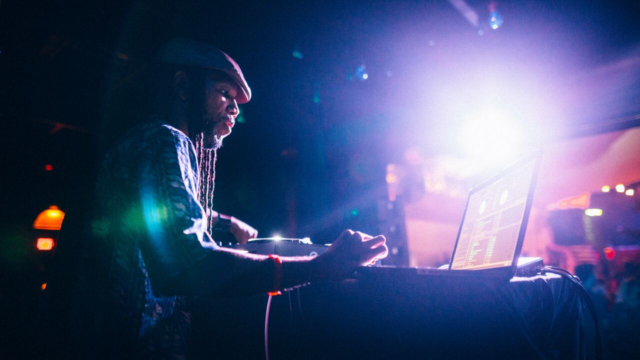 Cuban DJ Jigüe plays at Miami 1306