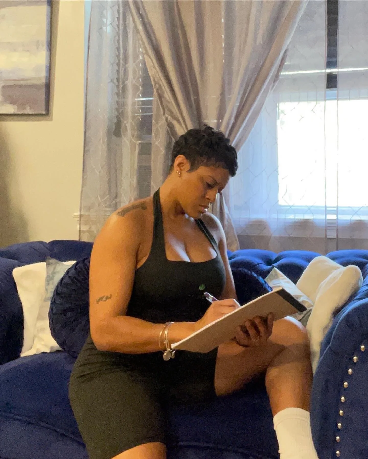 FEB67BFD-F15B-4337-9EA7-3B24DD30B353