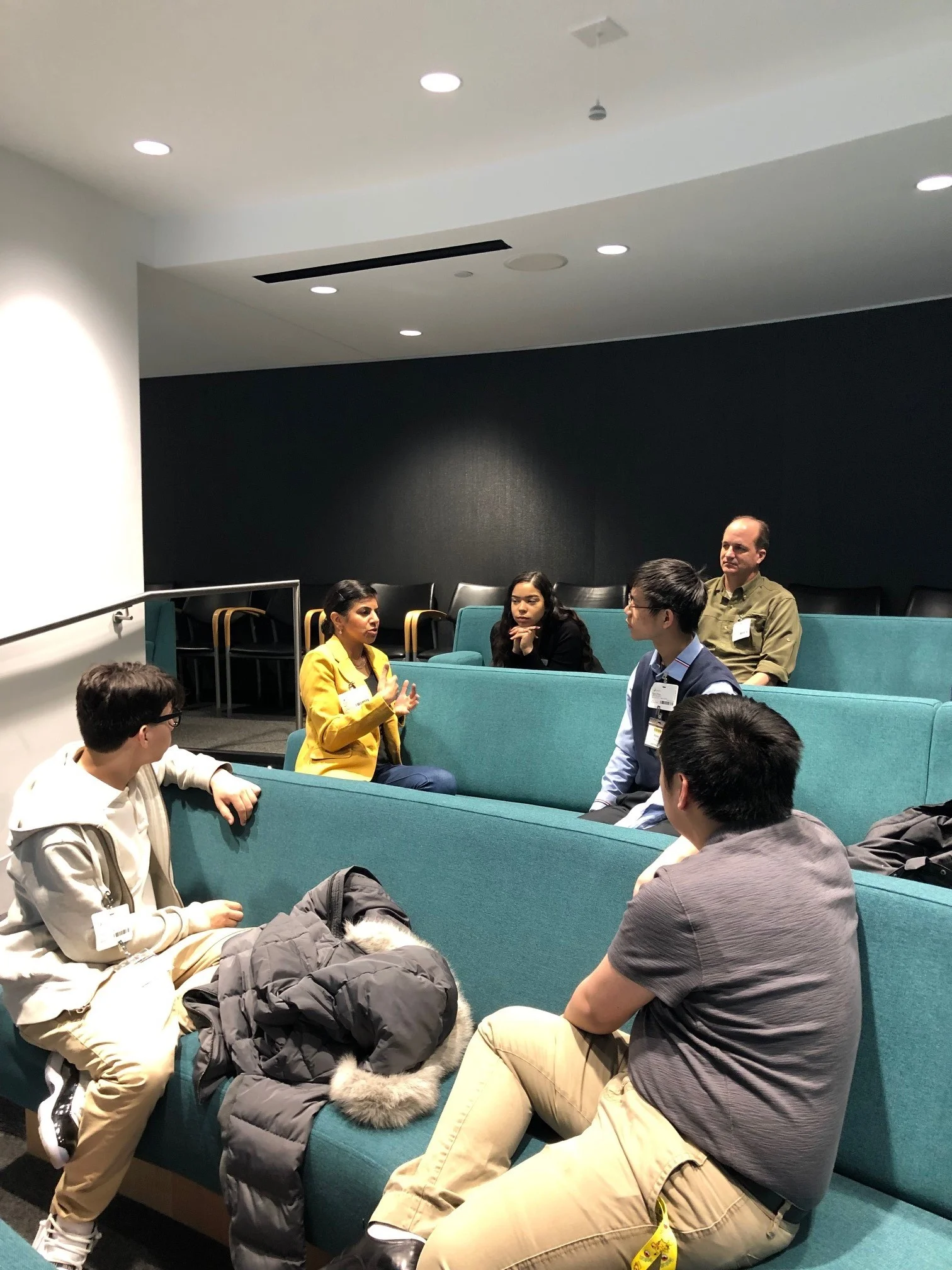 Women in STEM group discussion 3.jpg
