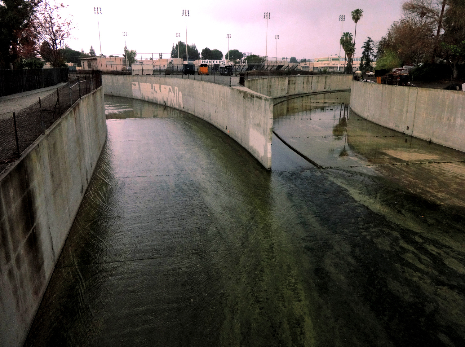 Origin_of_the_Los_Angeles_River_in_Canoga_Park.jpg