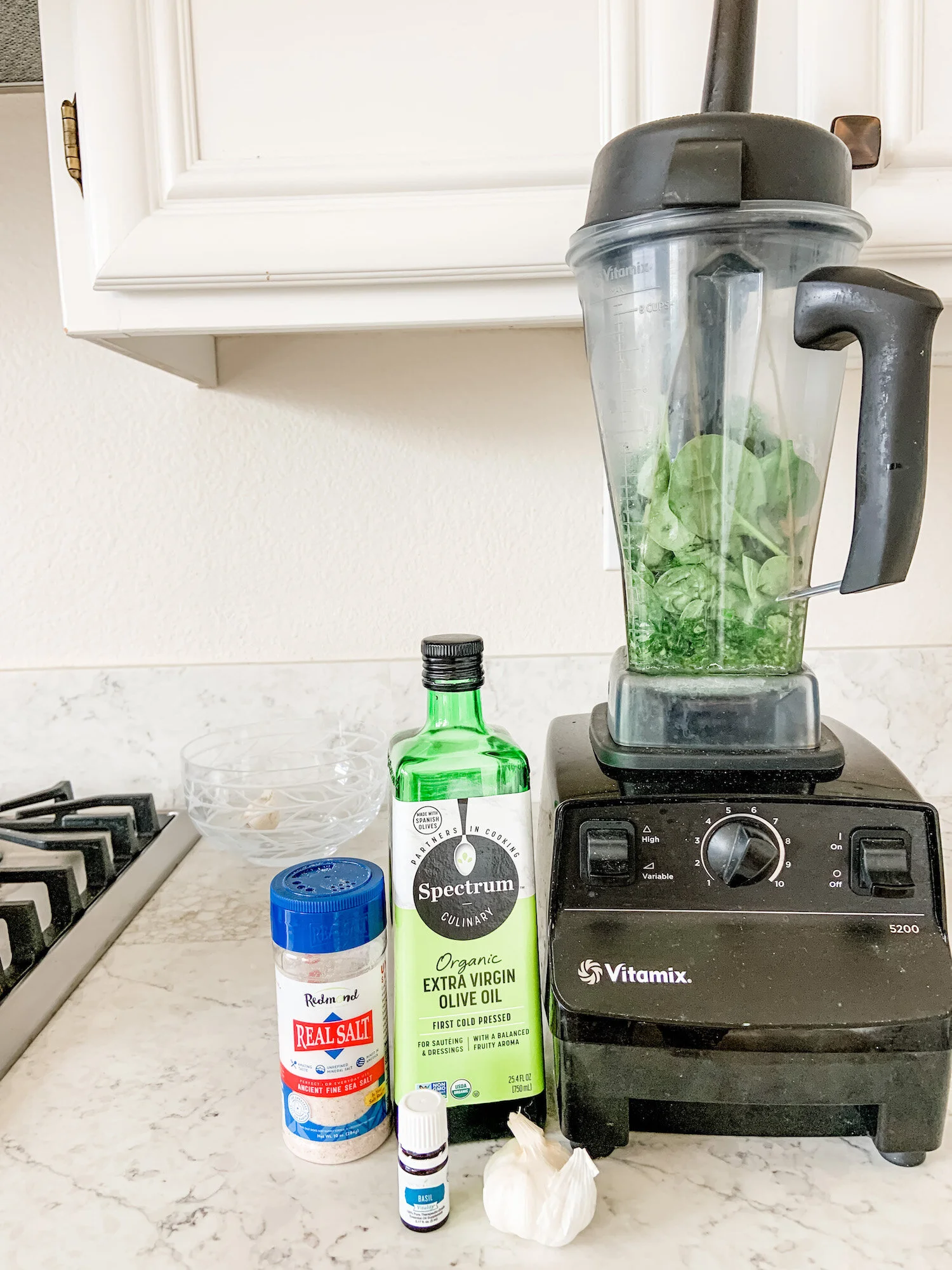 Recipe: Spinach Walnut Pesto with Basil Vitality Essential Oil [Recipe]