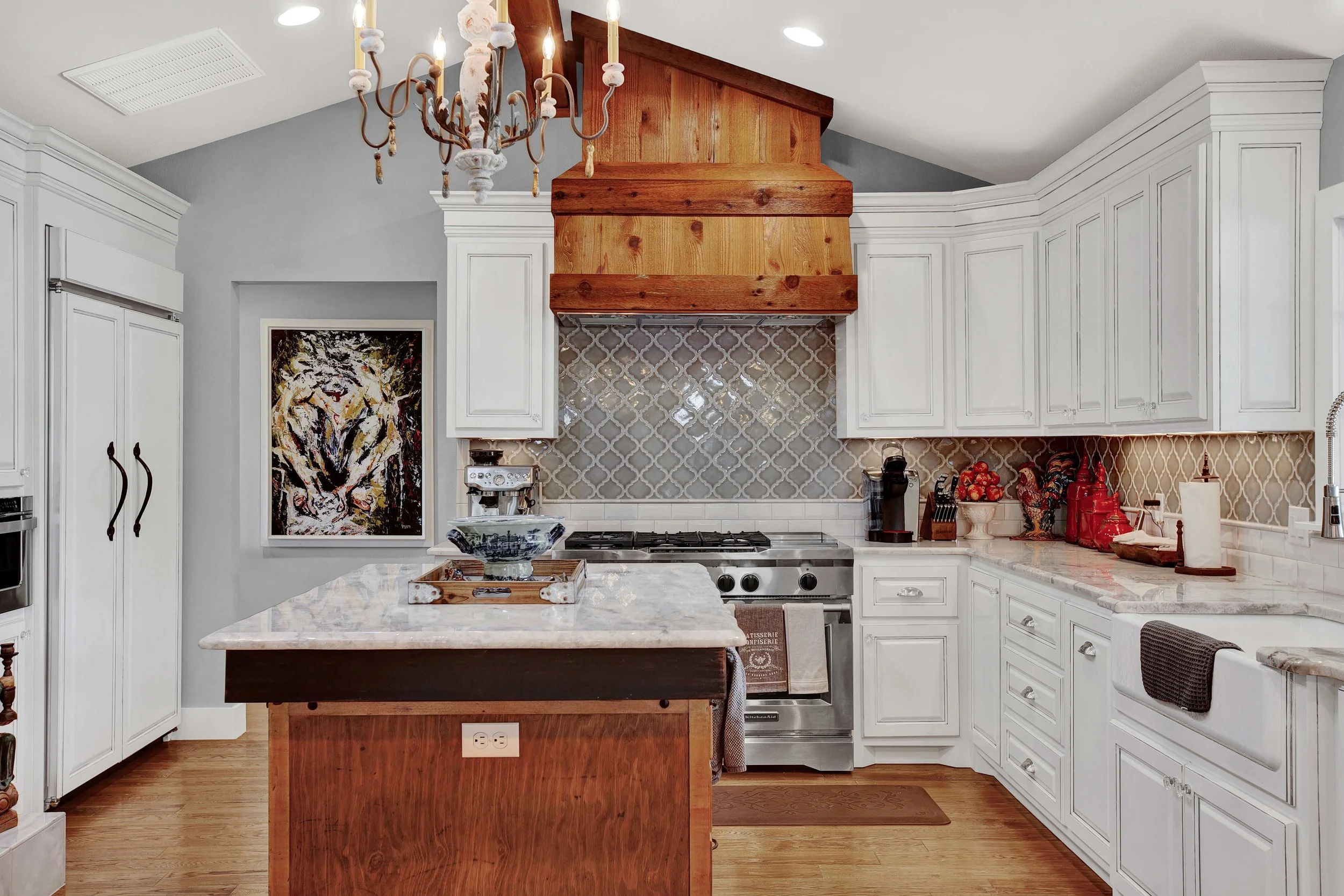 fredericksburg-realty-fredericksburg-texas-realestate-luxury-home-kitchen.jpg