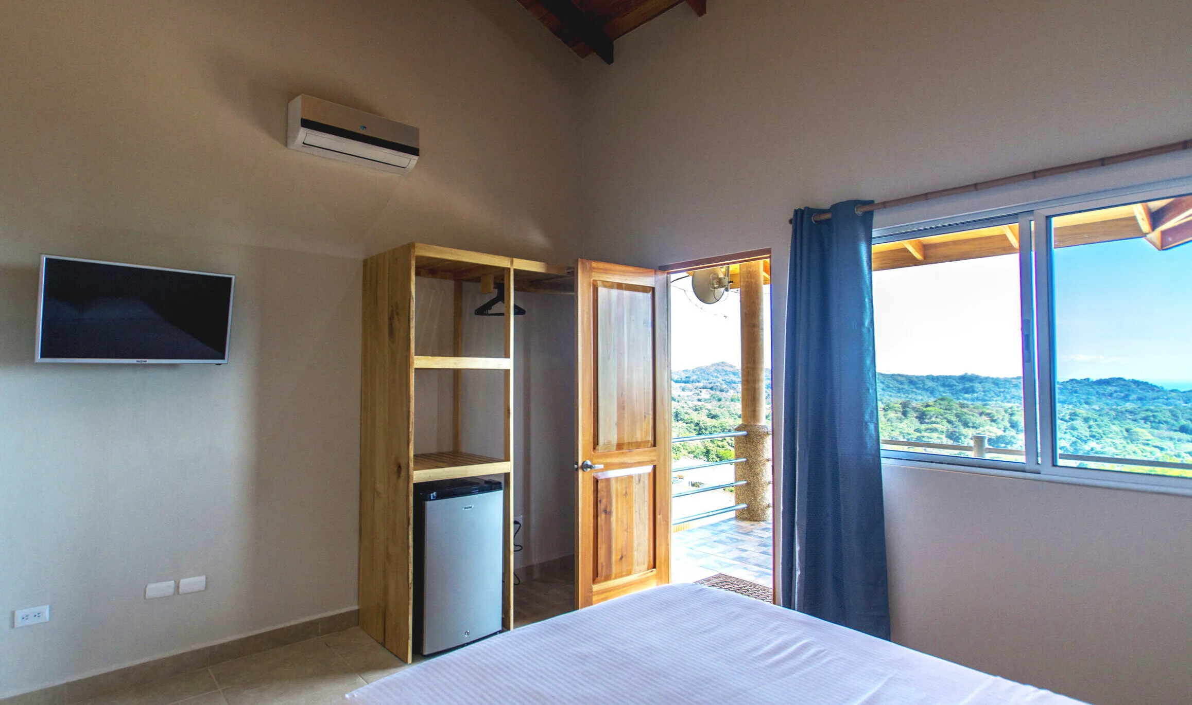 PACKAGE 2 - PAMPERED - QUEEN SIZE  Features: Ocean Views, Private Bath, Air Conditioning, Safe, Balcony Bistro Seating, Modern Suite, Queen Size BedAll Meals, Teachings, Ceremonies, Activities, Excursions with Transportation, Transportation From and…