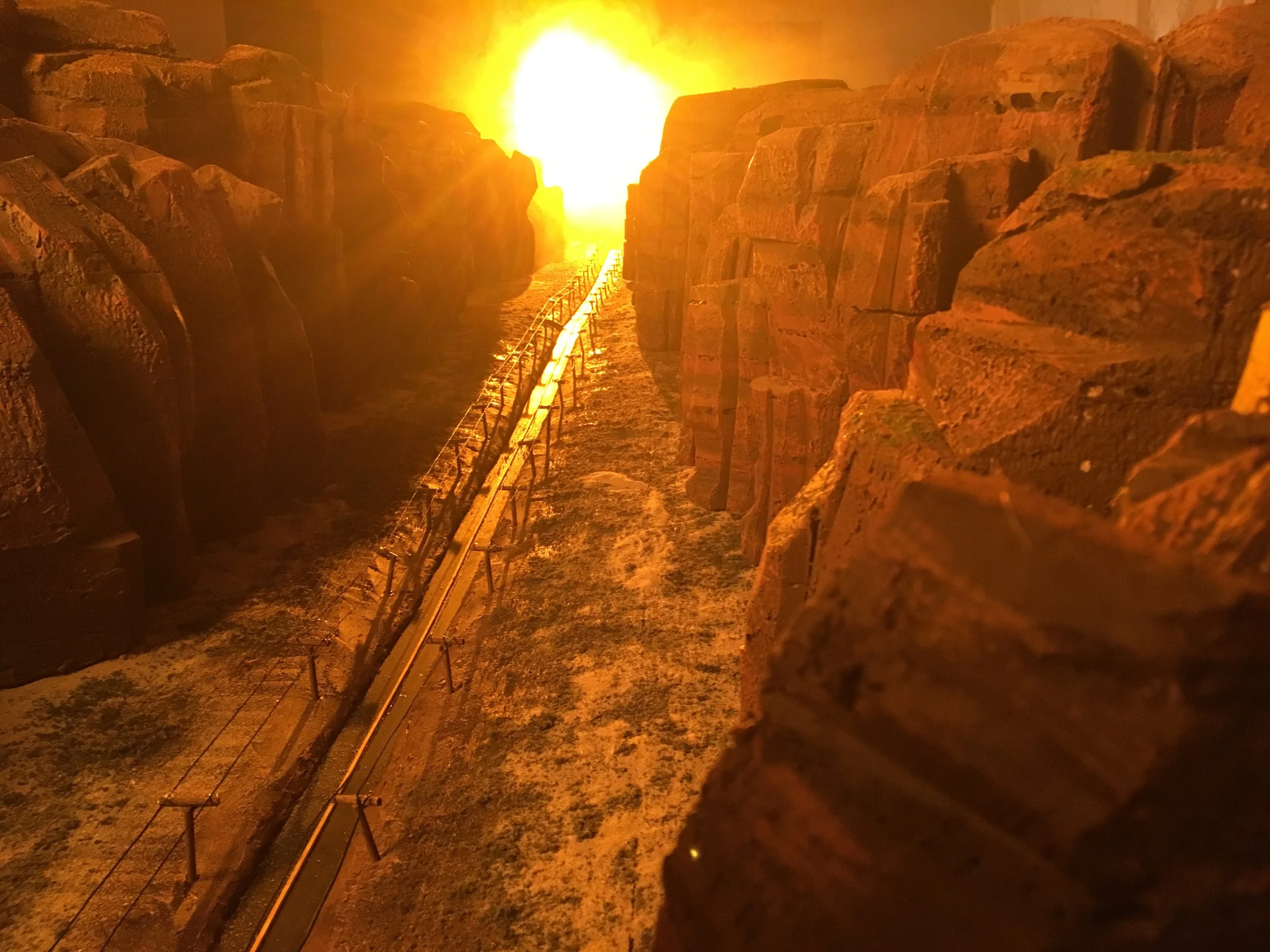 the lit canyon miniature