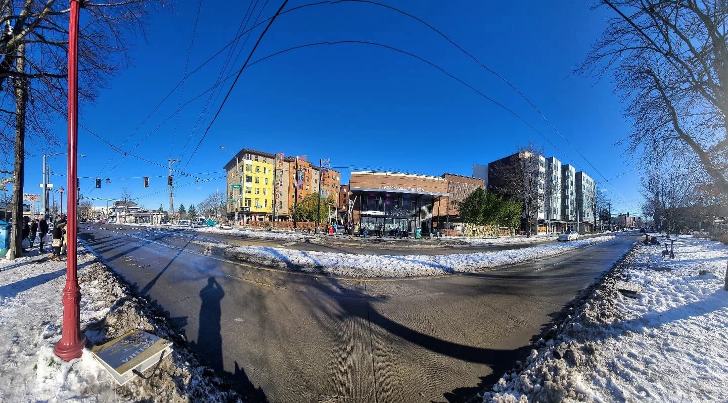 I'll be Reppin my city, I'll be Reppin my Hood, I'll be Reppin my Block! 

#thestationbh #bestcoffeeshop #seattle #beaconhillseattle #206 #snow #sky #bye2021