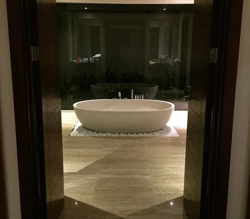 pullmandanangbath.jpg