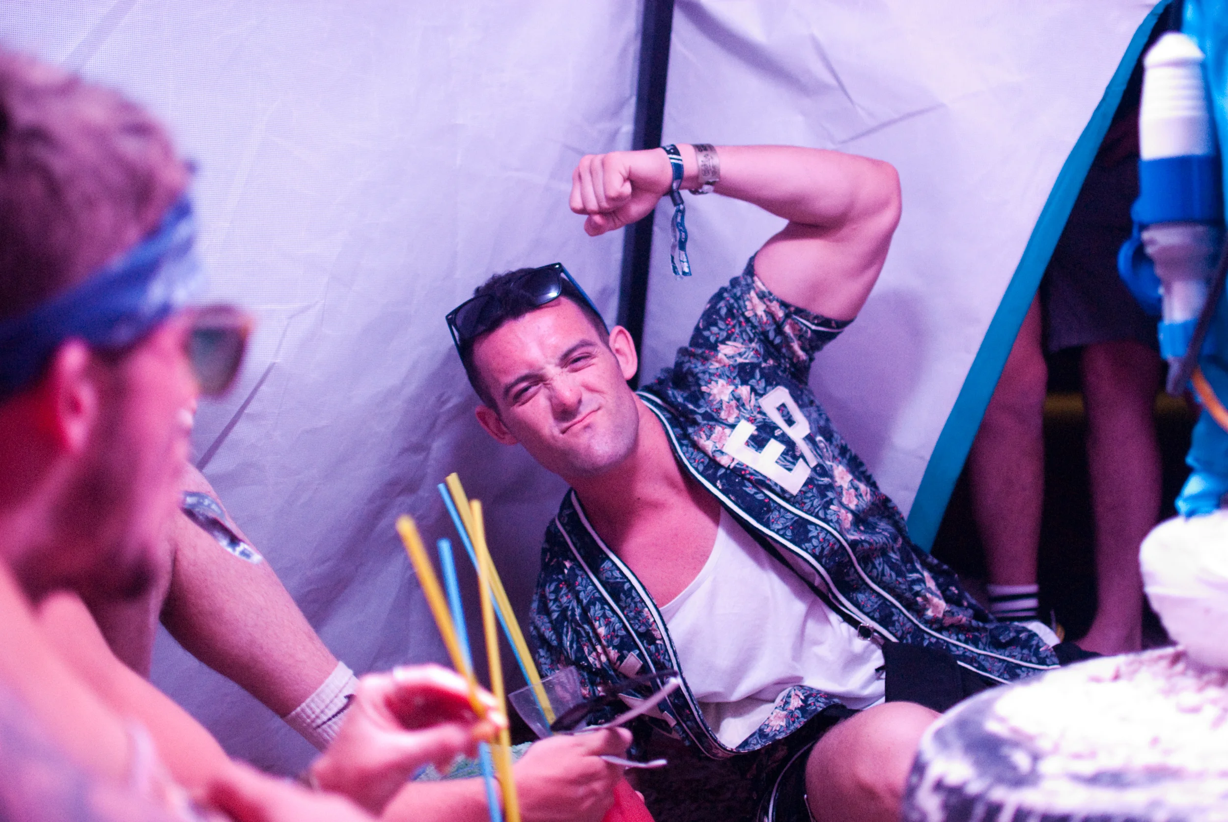 "Take a pic of me Bicep"