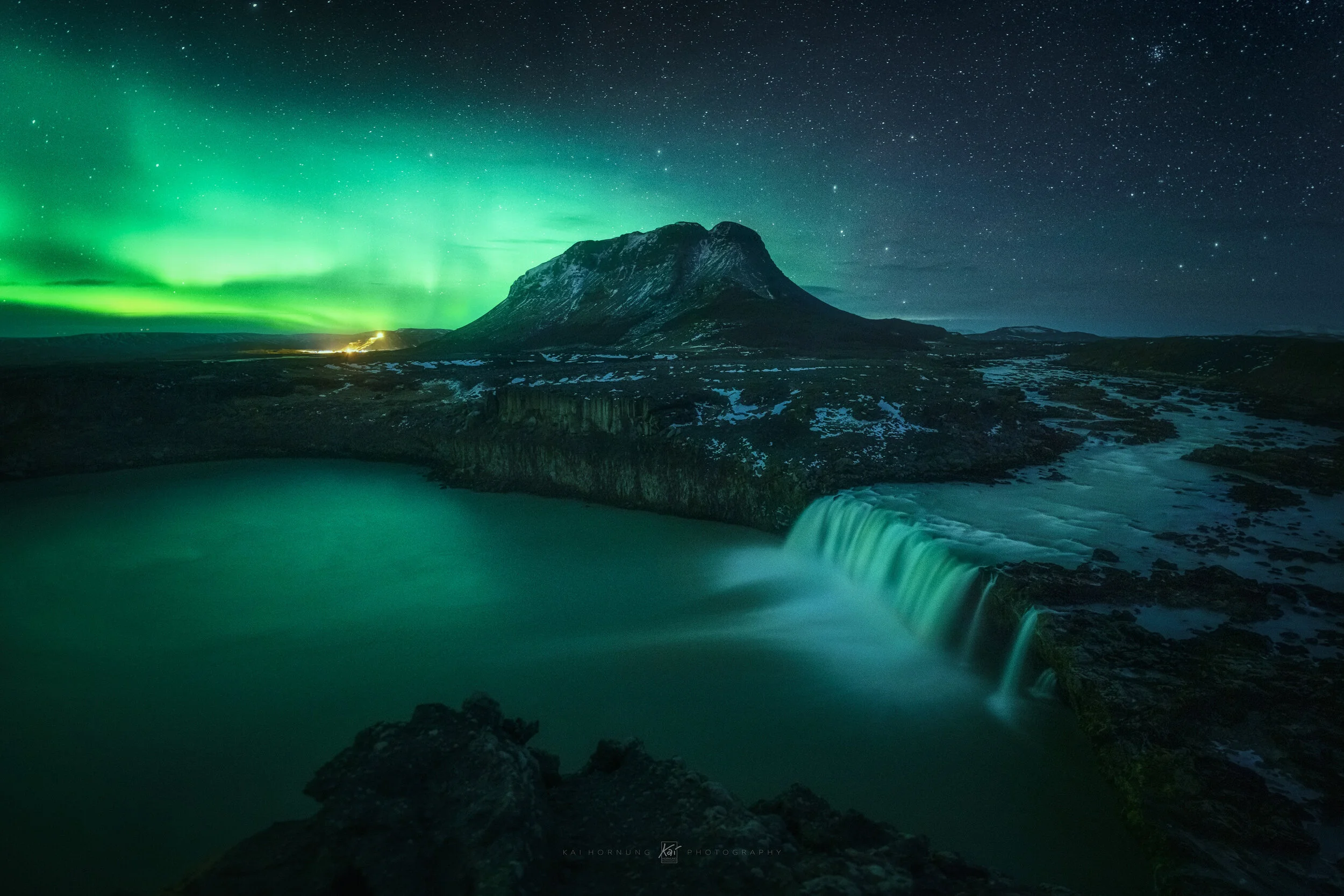 the fall of thieves (Iceland, 2018 - edit 2020)