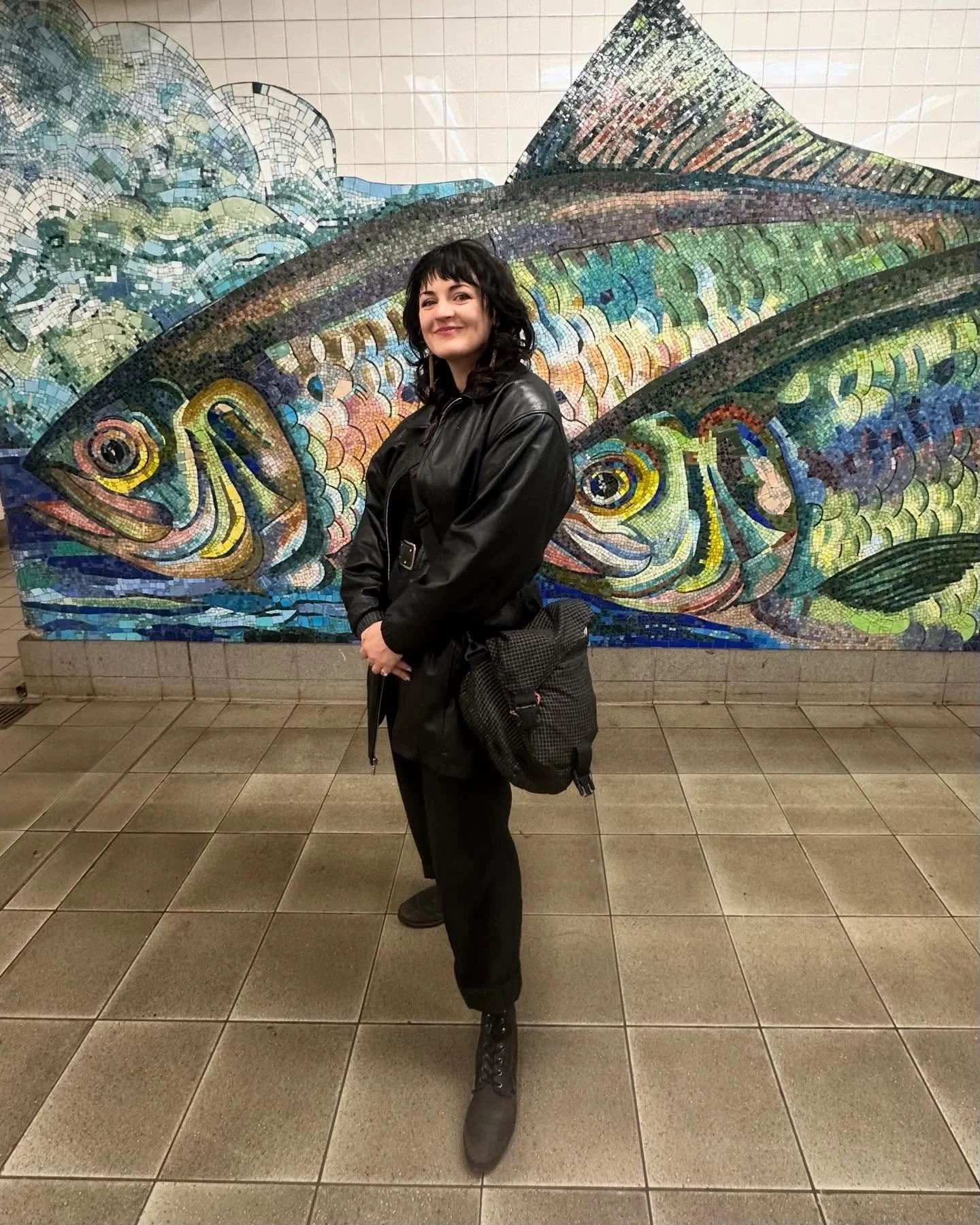 Springtime with the fishes, a donkey rendezvous, and a puzzling pedalboard. Steely NY poses, three fancy friends, and a promise in the mirror. Two monkeys and their zookeeper, on my way to drop everything I own off in the cannabis amnesty box!!! 💘💐