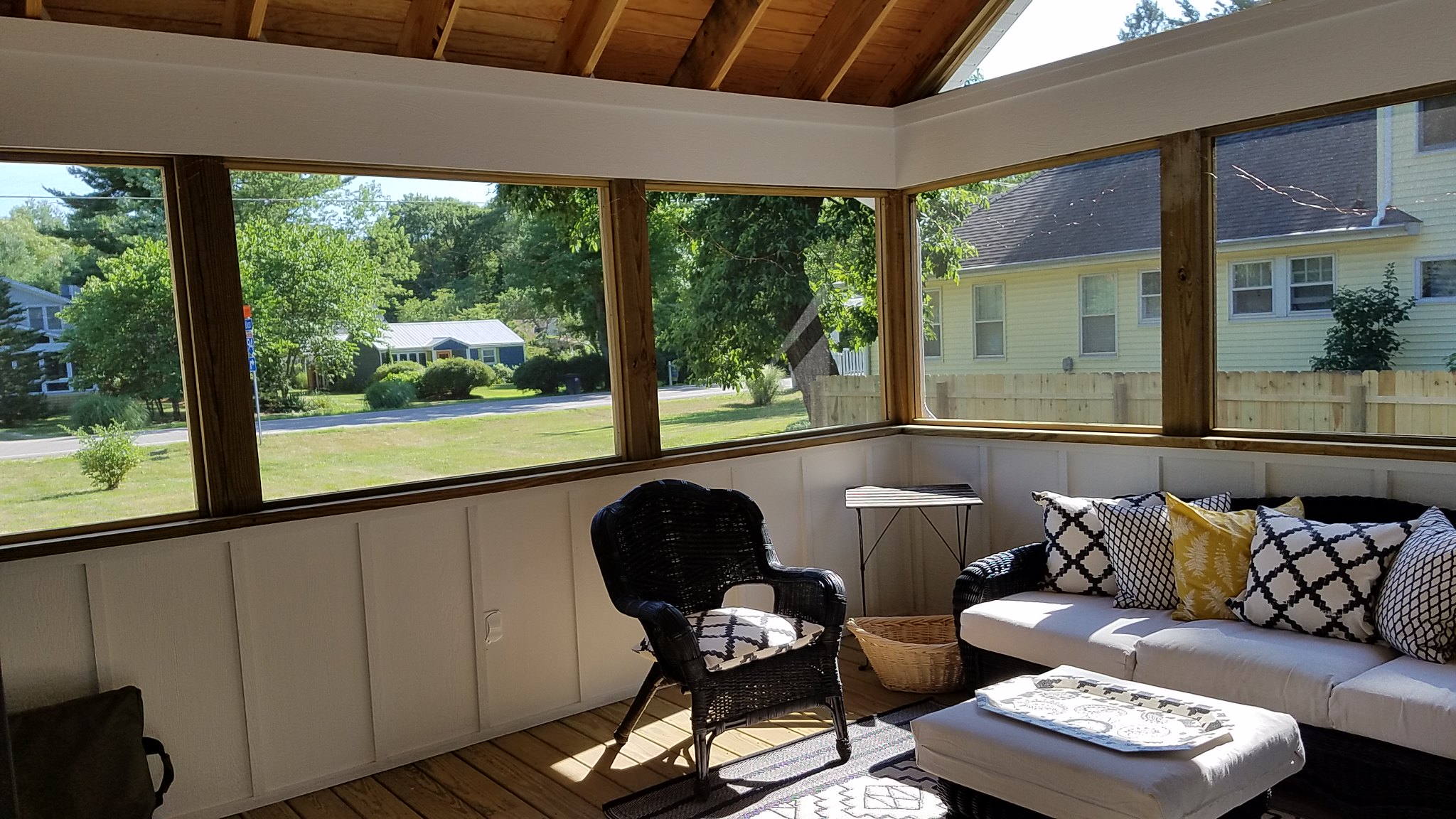 a lake effect screen porch and back (6).jpg