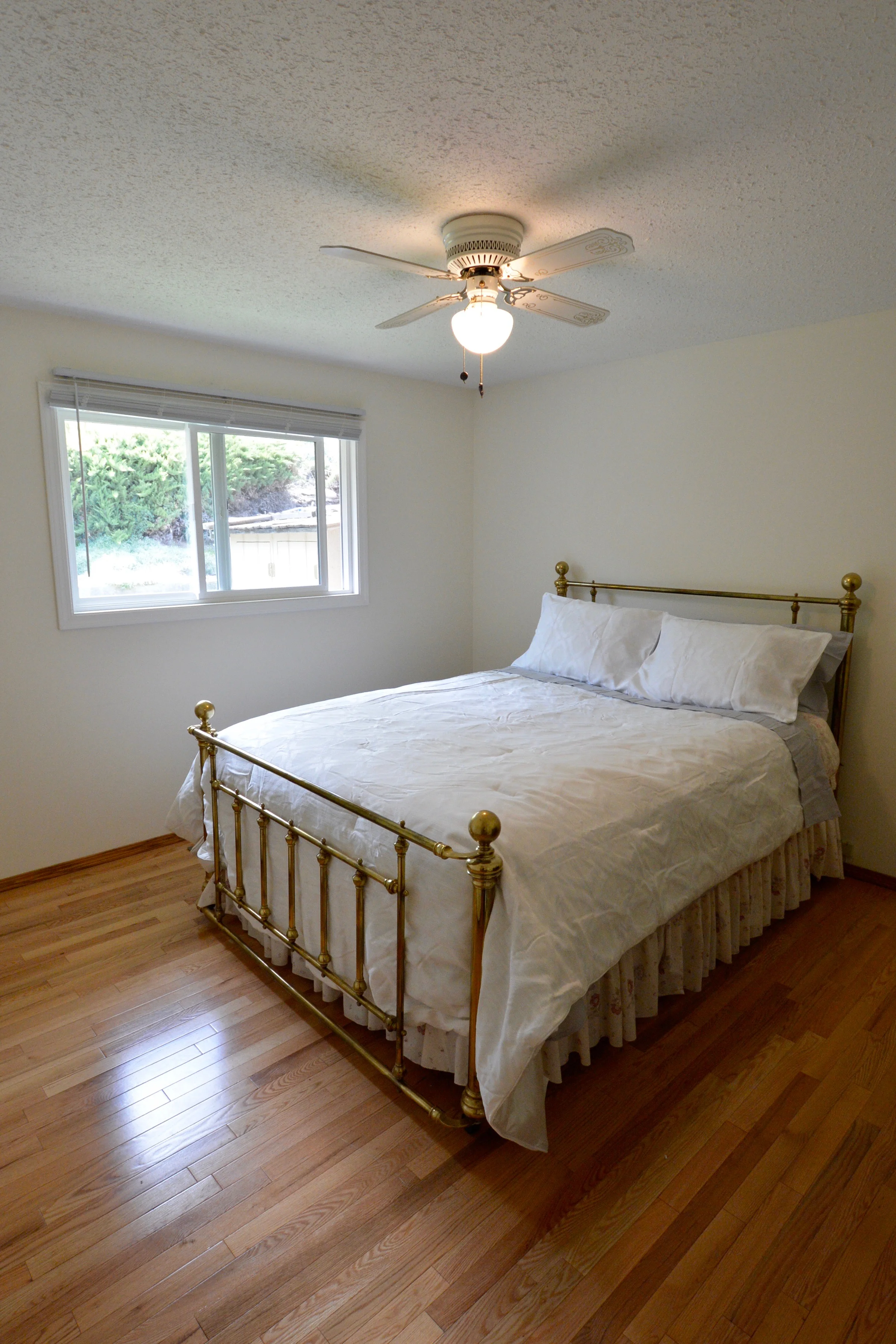 2. Master bed.jpg