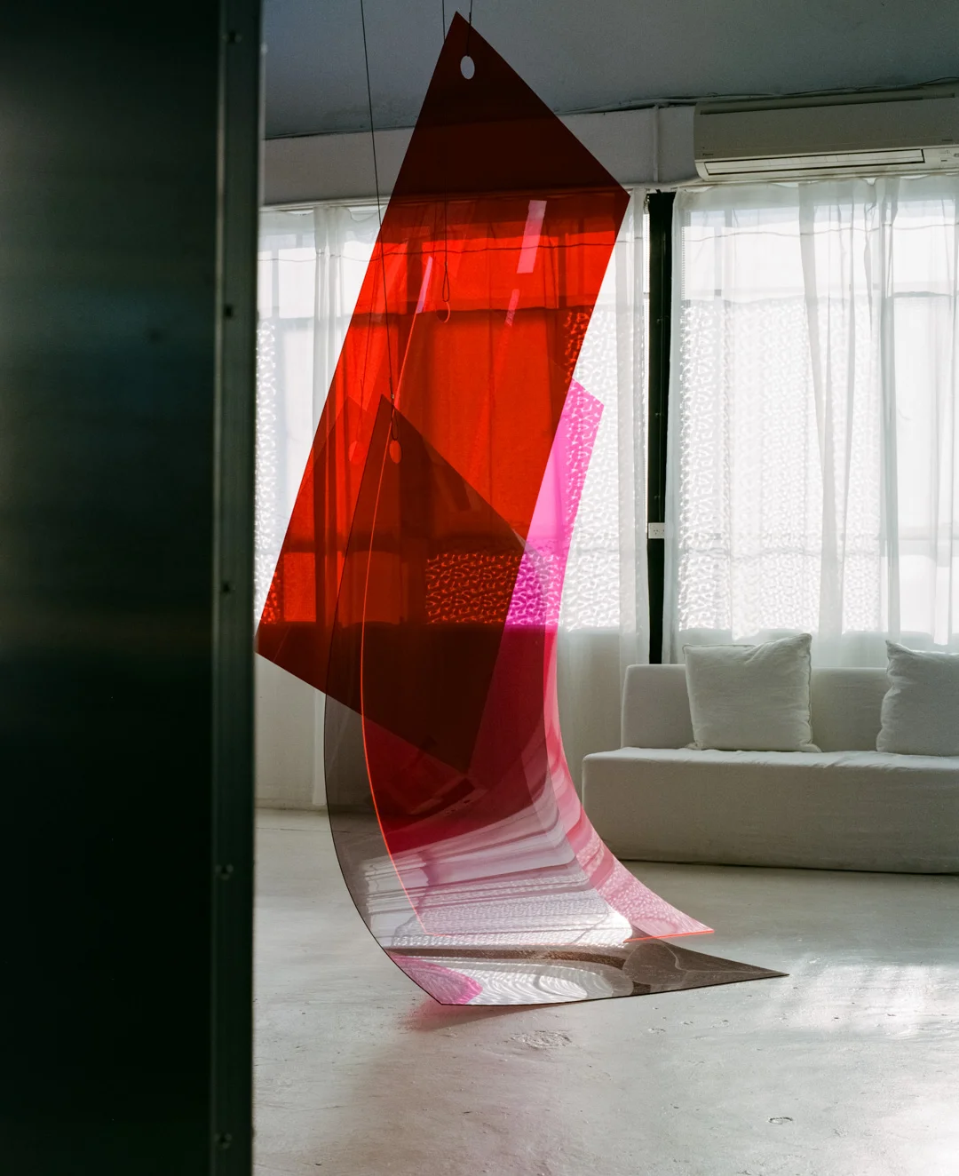 USFIN Art Series: 'close encounters'