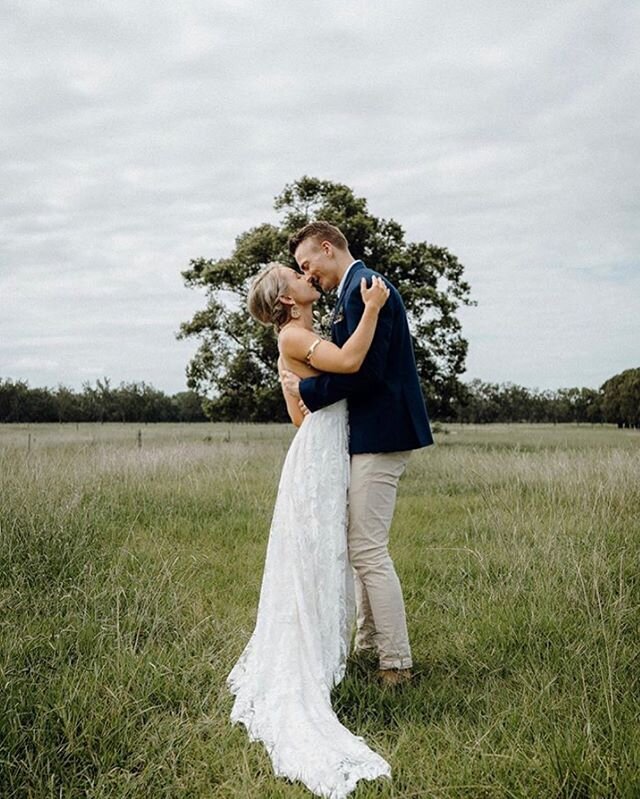 Emma &amp; Matt &hearts;️ Captured so beautifully by @thephototrail