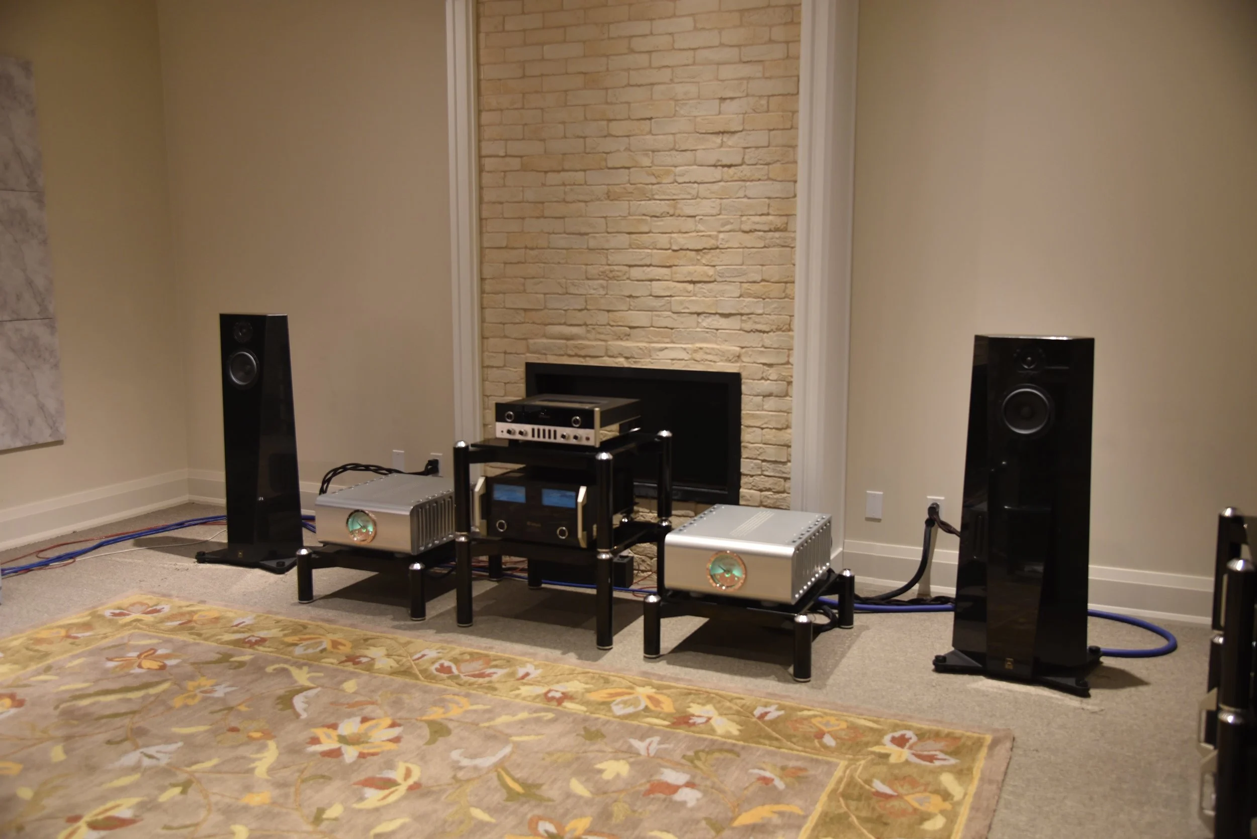 Acora Acoustics SRC-1 Floorstanding Speakers