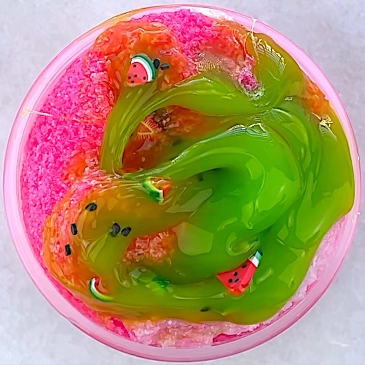 Comment the lyrics of the last song stuck in your head 🥳
🌿 
Watermelon Gummy Fizz from @slimeobsidian 🍉 
Full YouTube review is linked in bio! A watermelon candy scented snow fizz slime + green clear slime + watermelon seeds &amp; fimos ~ turns in