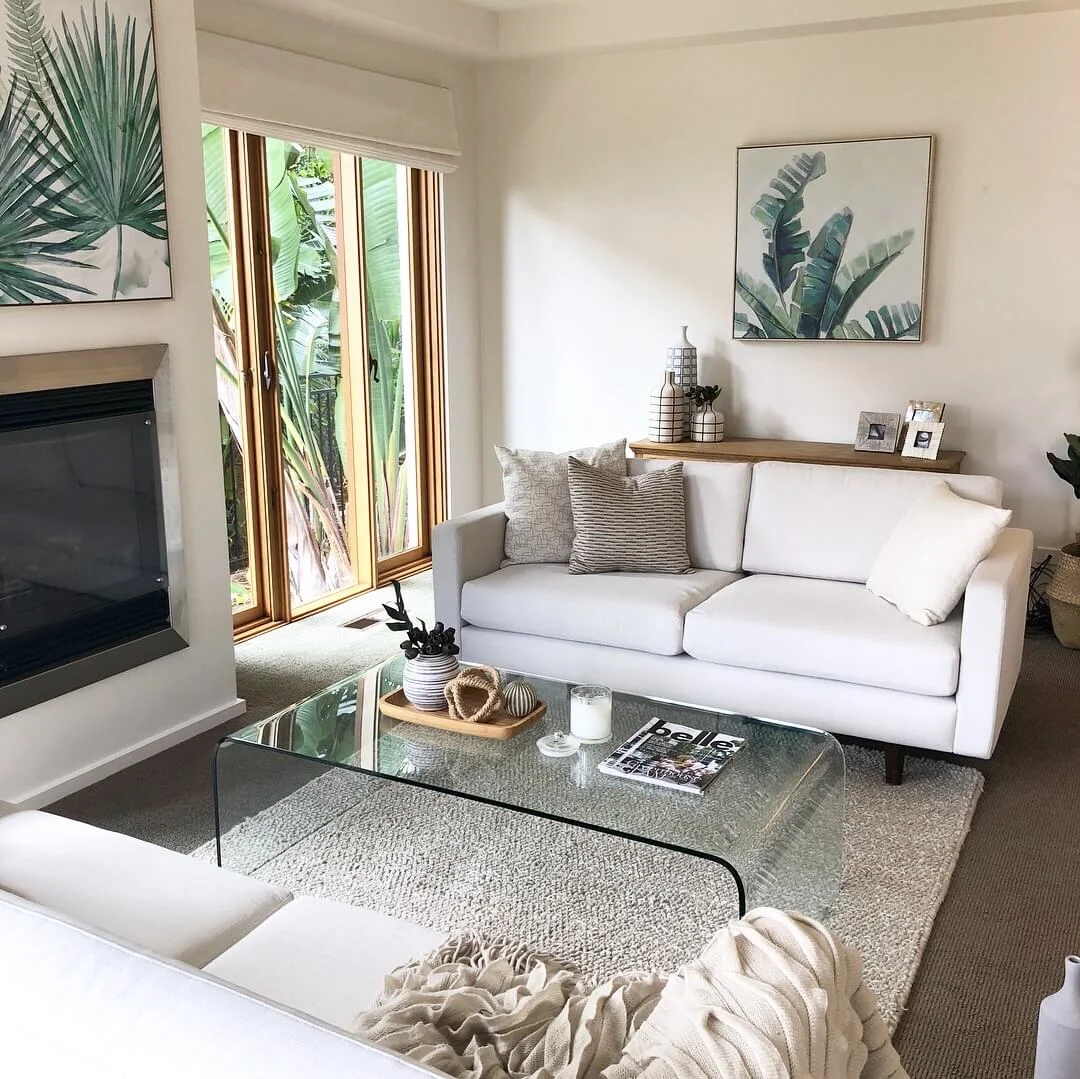      

 
   Thank you Ali for arranging everything so promptly knowing we had very tight deadlines for installation and photography the same day.    What a transformation the styling made to the presentation of our house, it looked inviting and creat