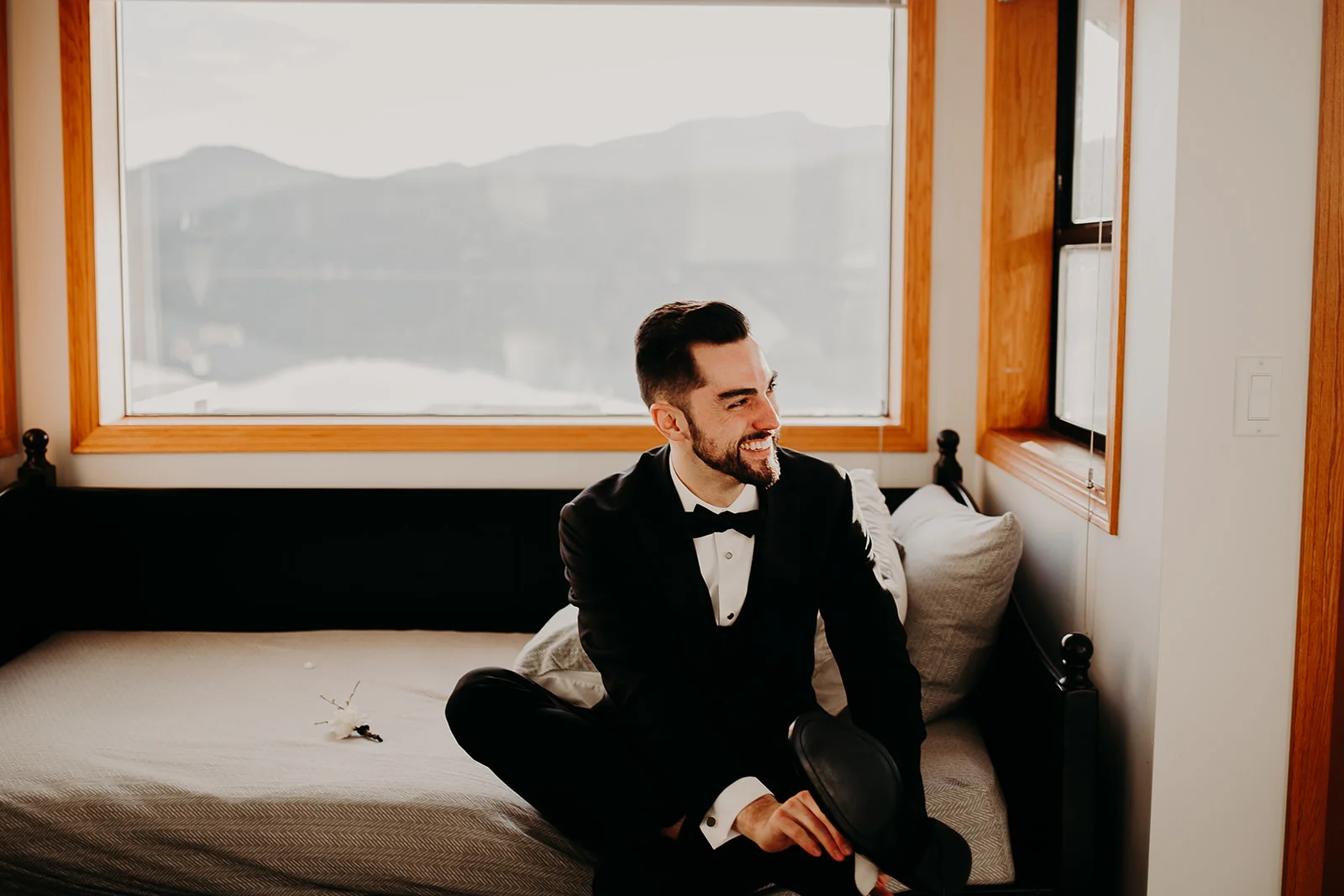 getting-ready-broadway-hall-bellingham-wedding-megan-gallagher-photography (323 of 381).jpg