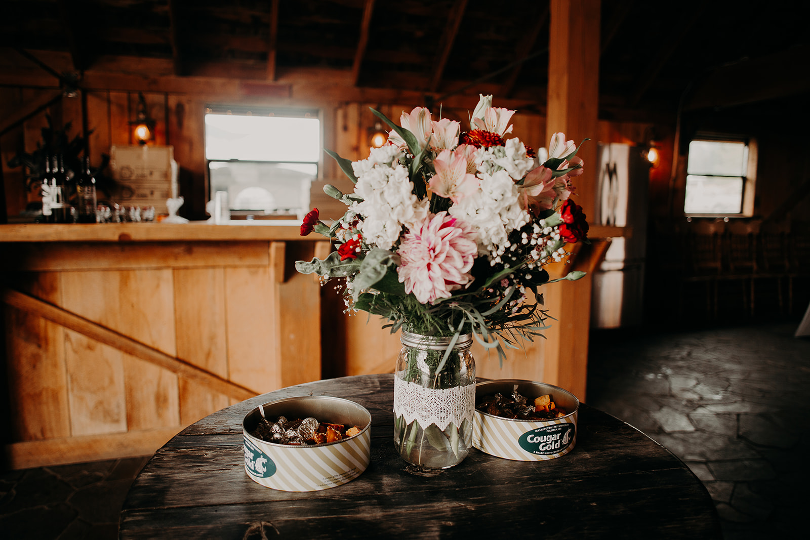 cattle-barn-wedding-cle-elum-wedding-megan-gallagher-photography-winston-salem-photographer (50).jpg