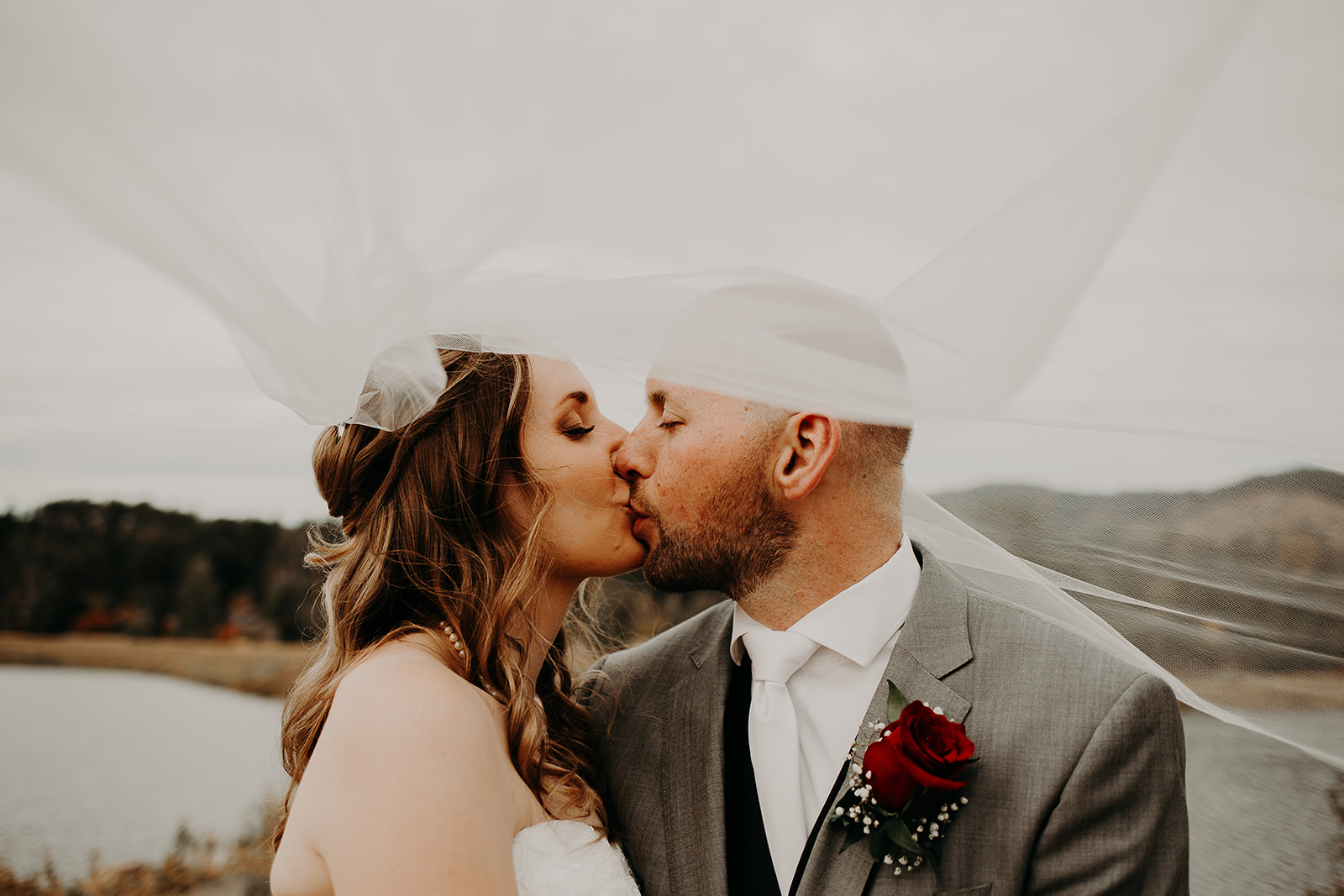 cattle-barn-wedding-cle-elum-washington-megan-gallagher-photography-winston-salem-photographer (7).jpg