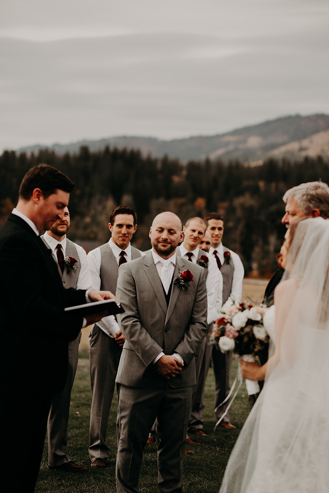 cattle-barn-cle-elum-washington-wedding-megan-gallagher-photography-winston-salem-photographer (16).jpg