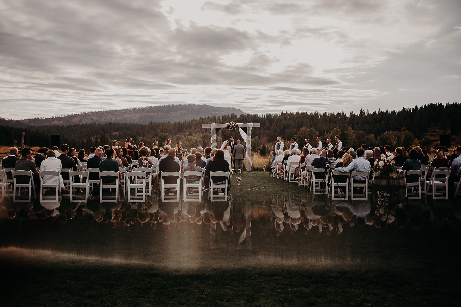 cattle-barn-cle-elum-washington-wedding-megan-gallagher-photography-winston-salem-photographer (32).jpg