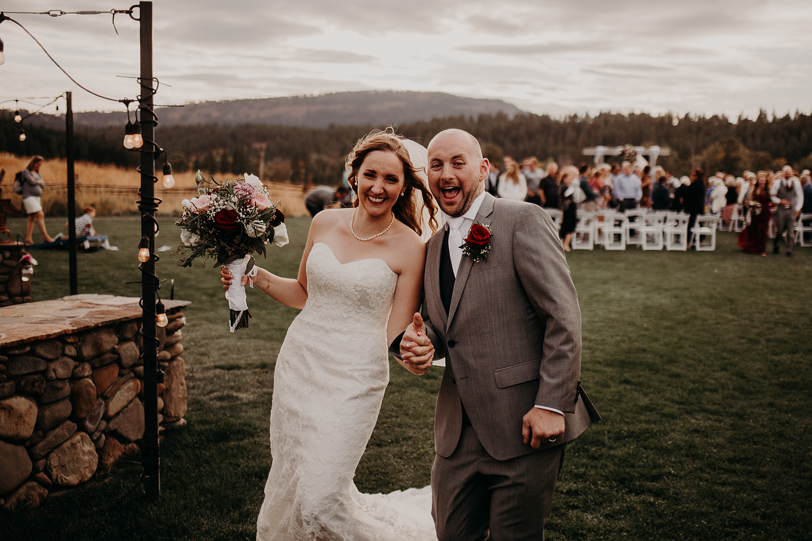 cattle-barn-cle-elum-washington-wedding-megan-gallagher-photography-winston-salem-photographer (34).jpg