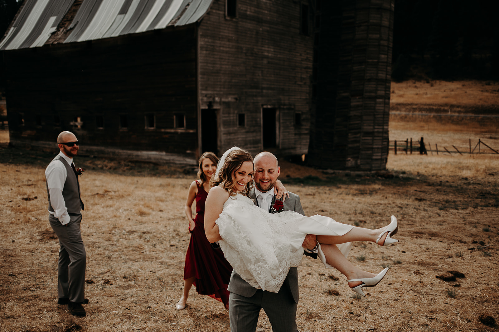 cattle-barn-wedding-cle-elum-washington-megan-gallagher-photography-winston-salem-photographer (15).jpg