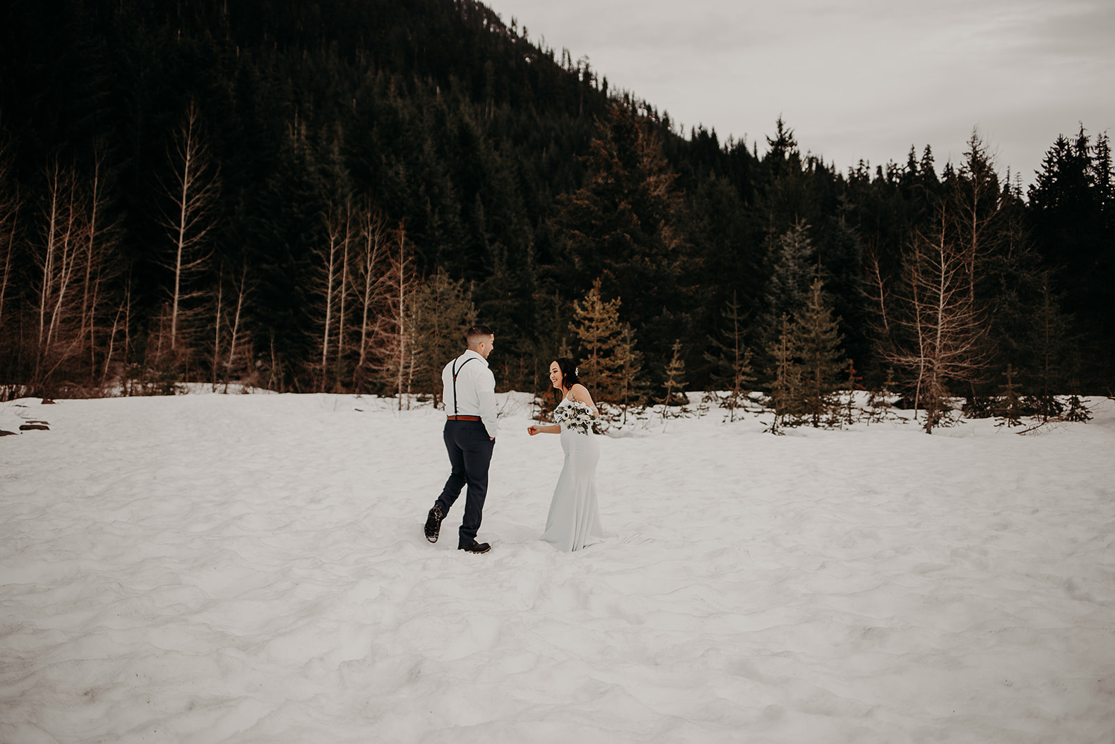 winter-mountain-elopement-asheville-wedding-photographer-megan-gallagher-photographer (8).jpg