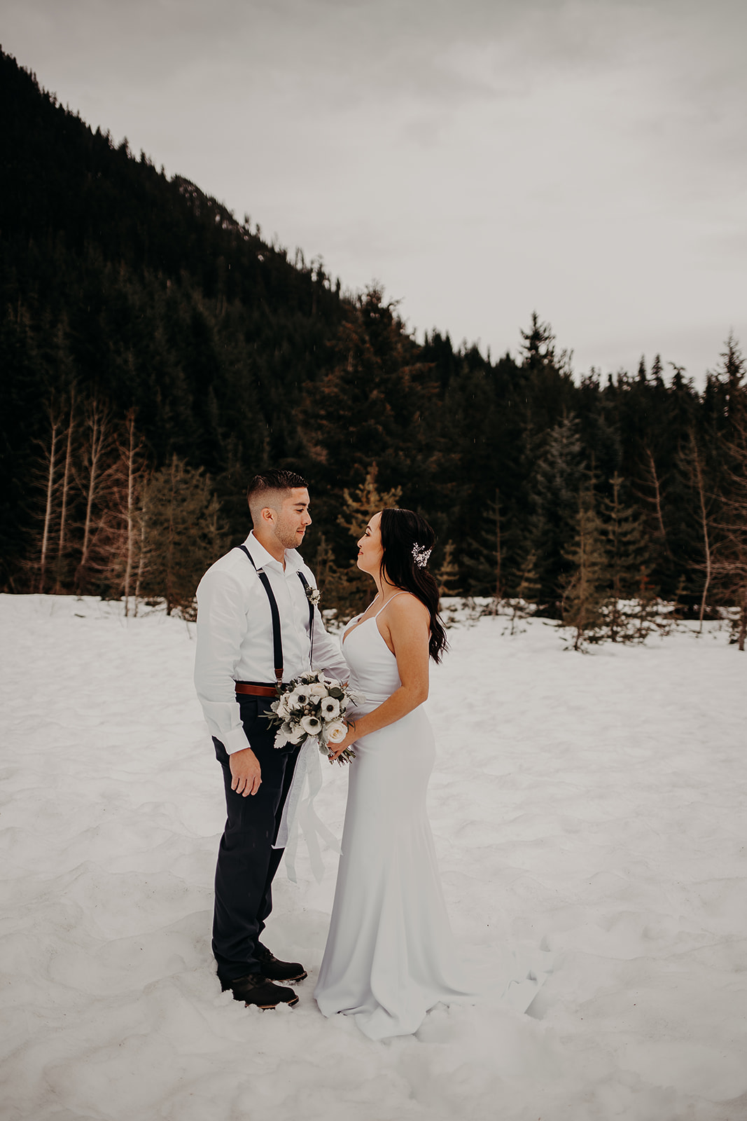 winter-mountain-elopement-asheville-wedding-photographer-megan-gallagher-photographer (9).jpg
