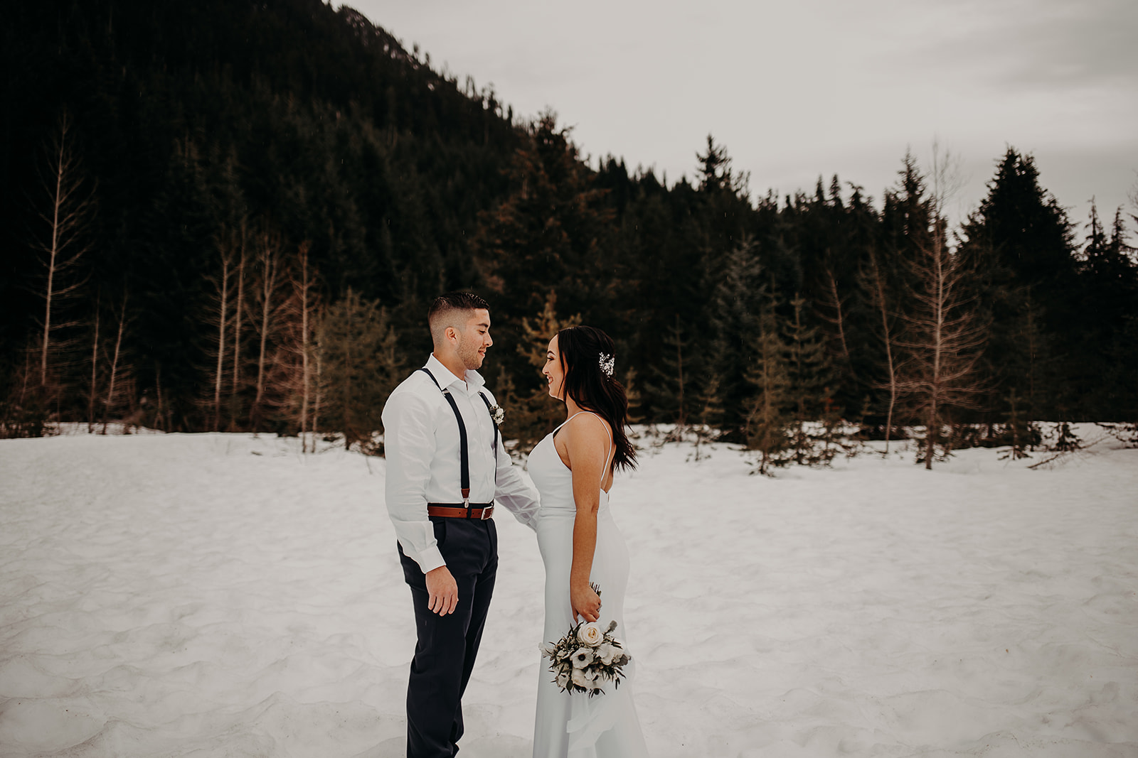 winter-mountain-elopement-asheville-wedding-photographer-megan-gallagher-photographer (10).jpg