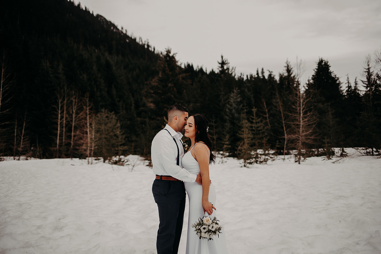 winter-mountain-elopement-asheville-wedding-photographer-megan-gallagher-photographer (12).jpg