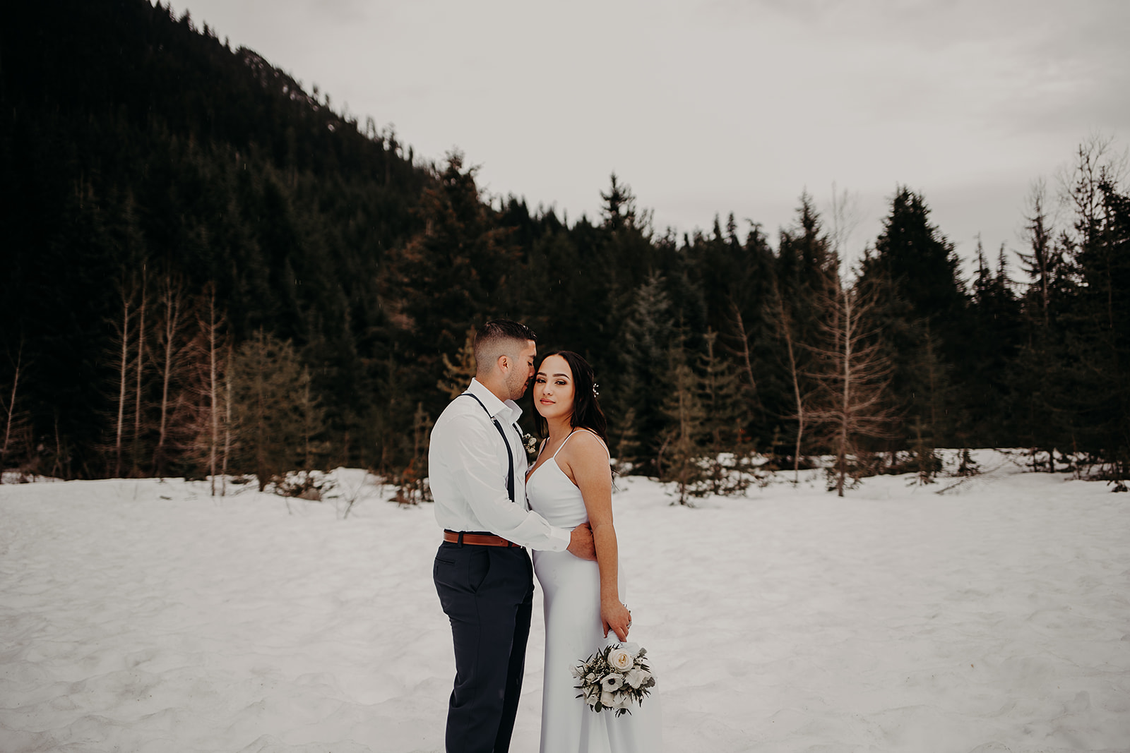 winter-mountain-elopement-asheville-wedding-photographer-megan-gallagher-photographer (13).jpg