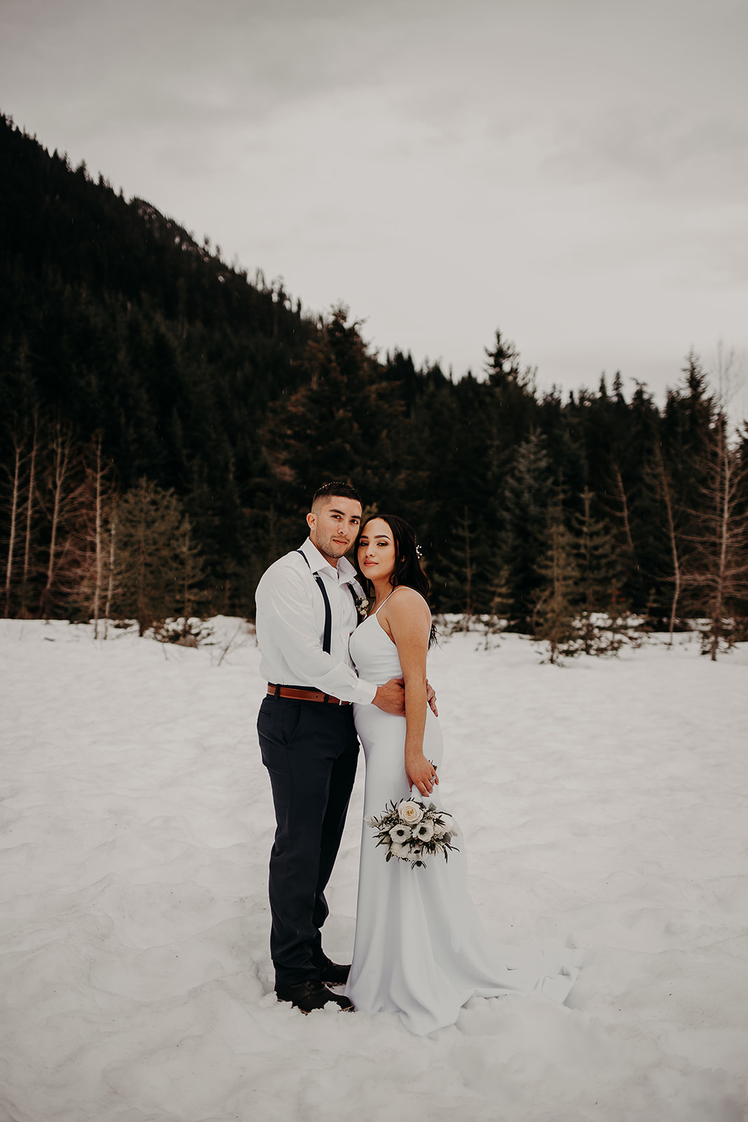 winter-mountain-elopement-asheville-wedding-photographer-megan-gallagher-photographer (14).jpg