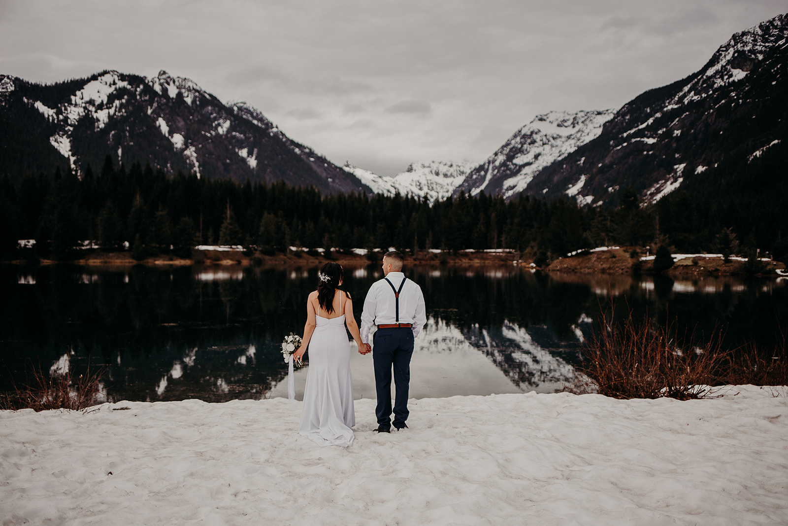 winter-mountain-elopement-asheville-wedding-photographer-megan-gallagher-photographer (19).jpg