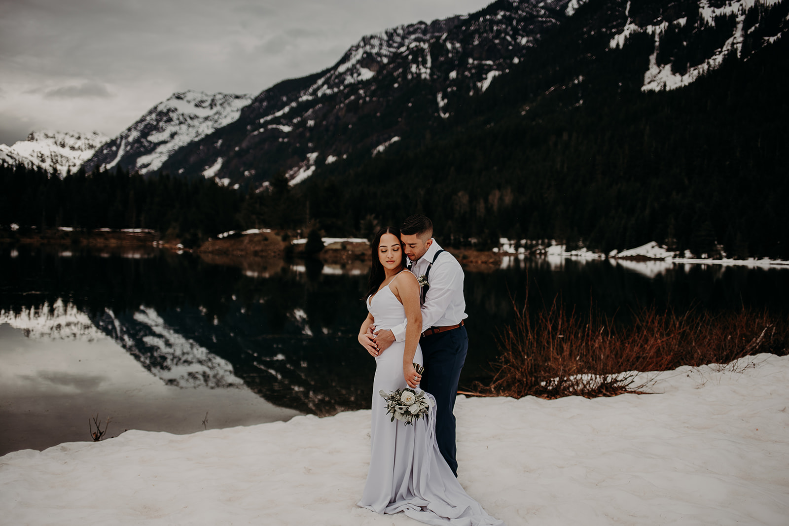 winter-mountain-elopement-asheville-wedding-photographer-megan-gallagher-photographer (22).jpg