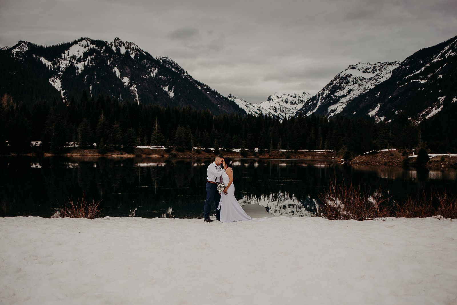 winter-mountain-elopement-asheville-wedding-photographer-megan-gallagher-photographer (52).jpg