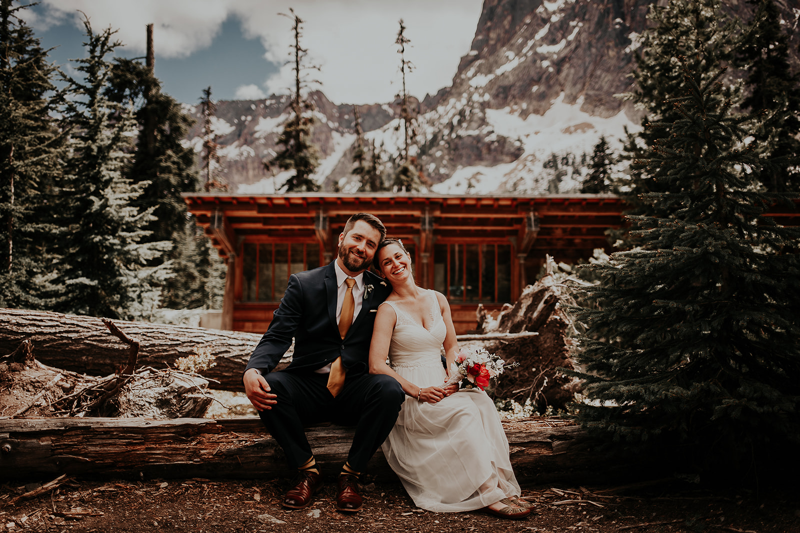 lisaandzack-north-cascades-elopement-wedding-megan-gallagher-photogarphy (20).jpg