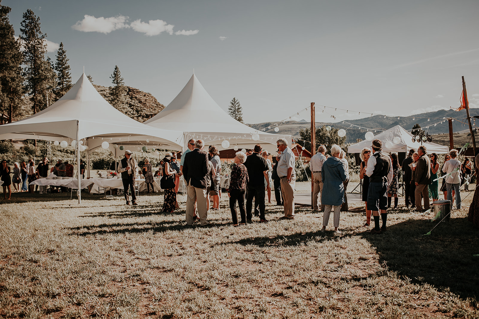 north-cascades-elopement-wedding-winthrop-wedding-photographer-megan-gallagher-photography (11).jpg