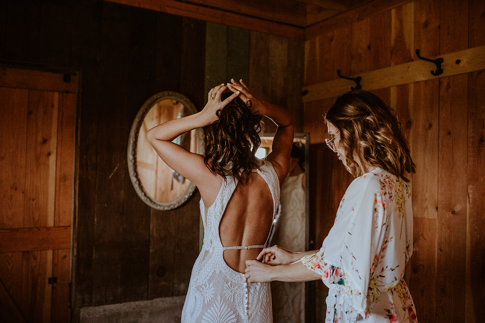 mount-vernon-wedding-salt-box-barn-amanda-riley-megan-gallagher-photography-3_(100_of_250).jpg