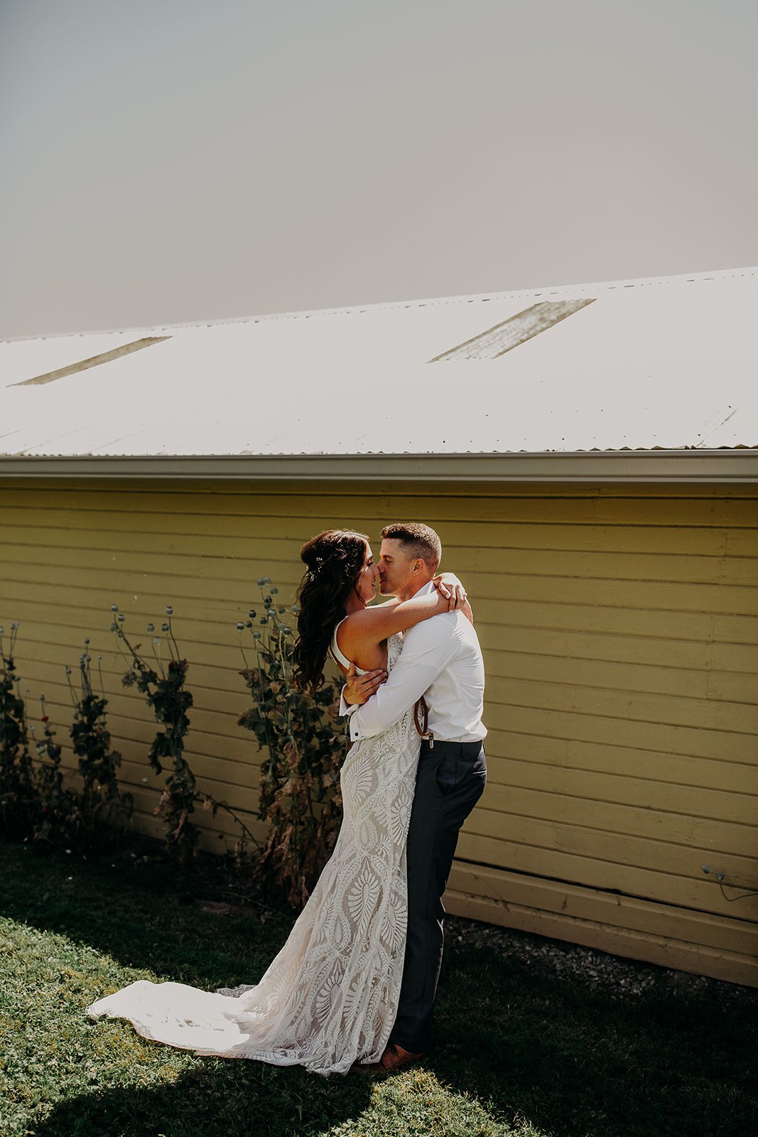 mount-vernon-wedding-salt-box-barn-amanda-riley-megan-gallagher-photography-3_(149_of_250).jpg