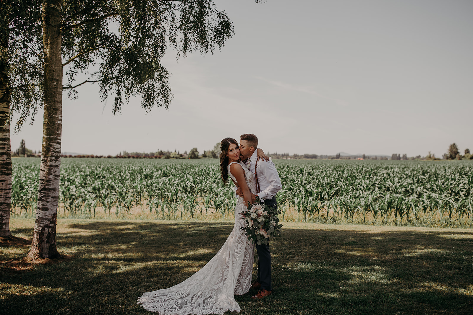 mount-vernon-wedding-salt-box-barn-amanda-riley-megan-gallagher-photography-3_(250_of_250).jpg