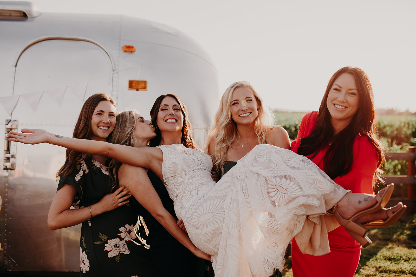 mount-vernon-wedding-salt-box-barn-amanda-riley-megan-gallagher-photography-1_(338_of_351).jpg