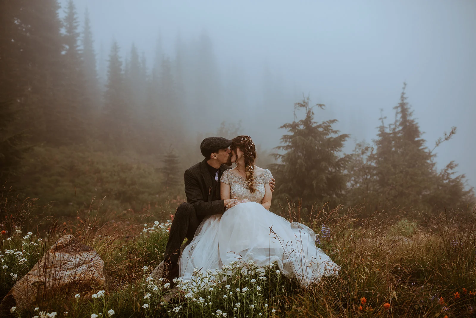 mount-rainier-cabin-elopement-megan-gallagher-photography_(390_of_568).jpg