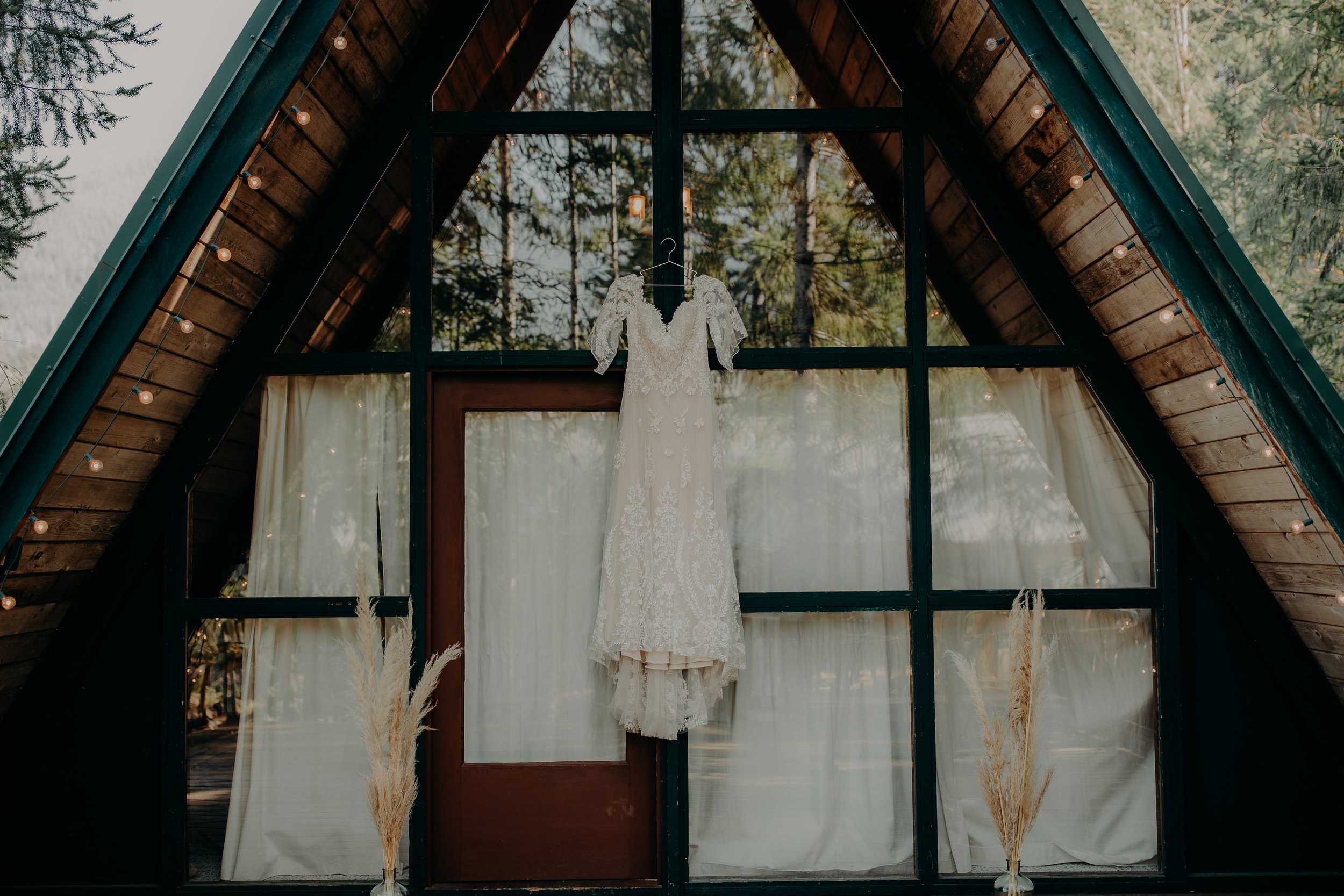 a-frame-cabin-elopement-mount-rainier-national-park-washington-state-wedding (3).jpg