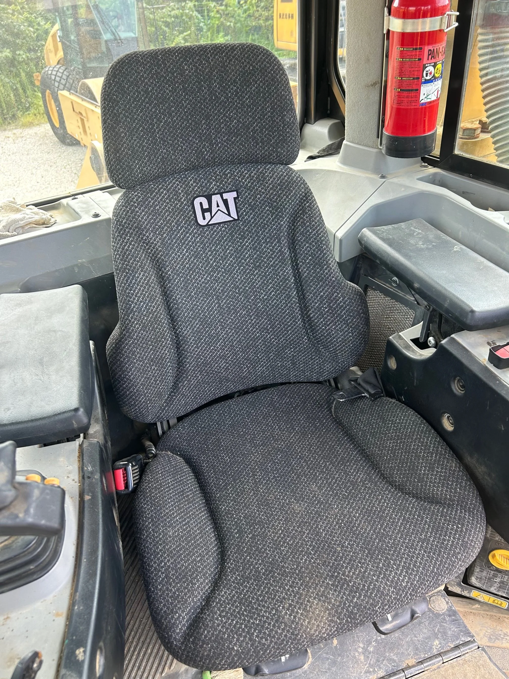 D8T(AW400577)Initial (7).jpg