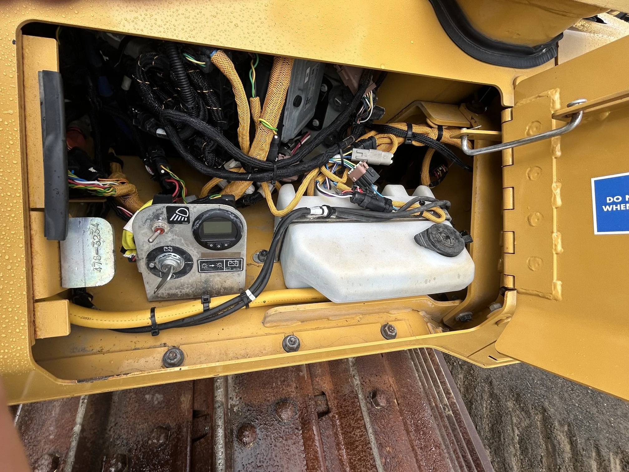 D6N LGP(MG501330)RFS (19).jpeg