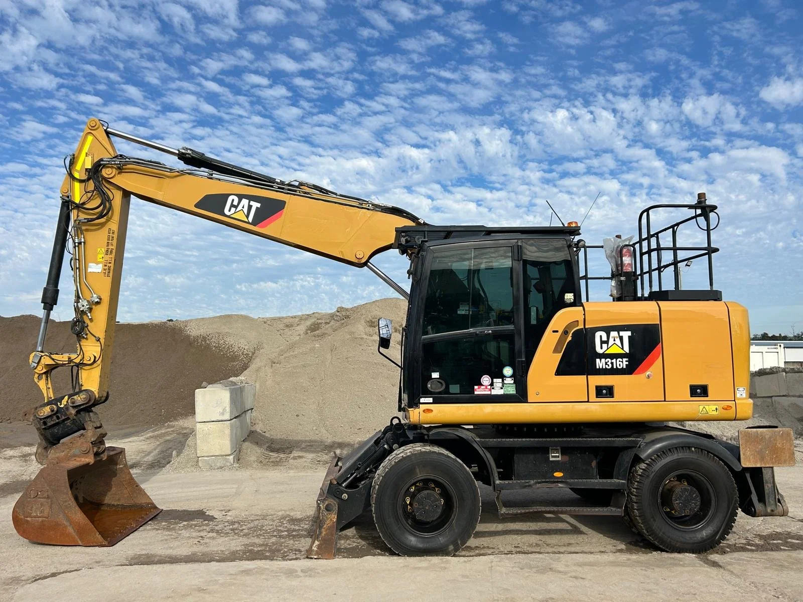 M316F(EB600196)RFS (1).jpg