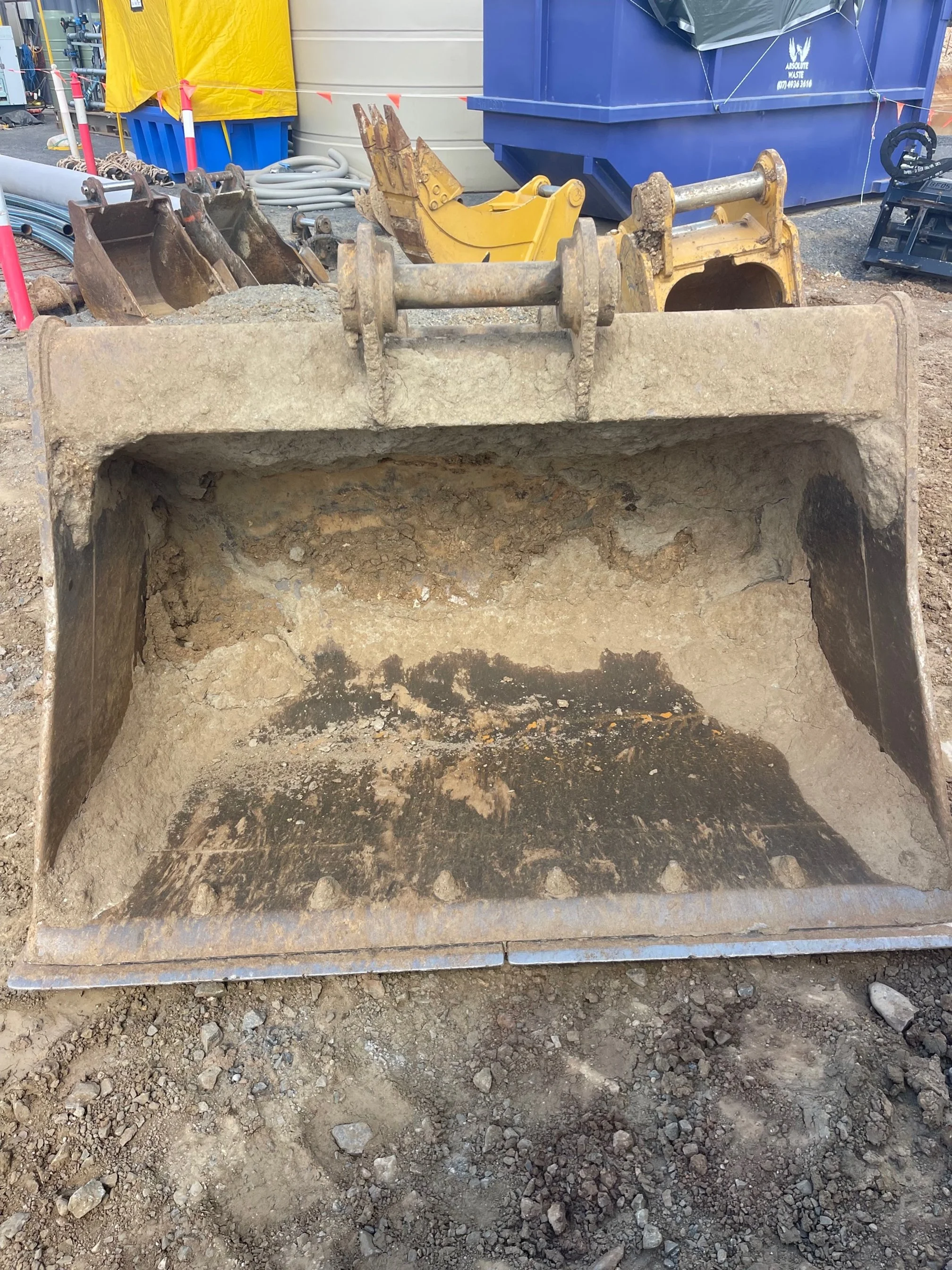 XX320NG.Buckets (2).jpg