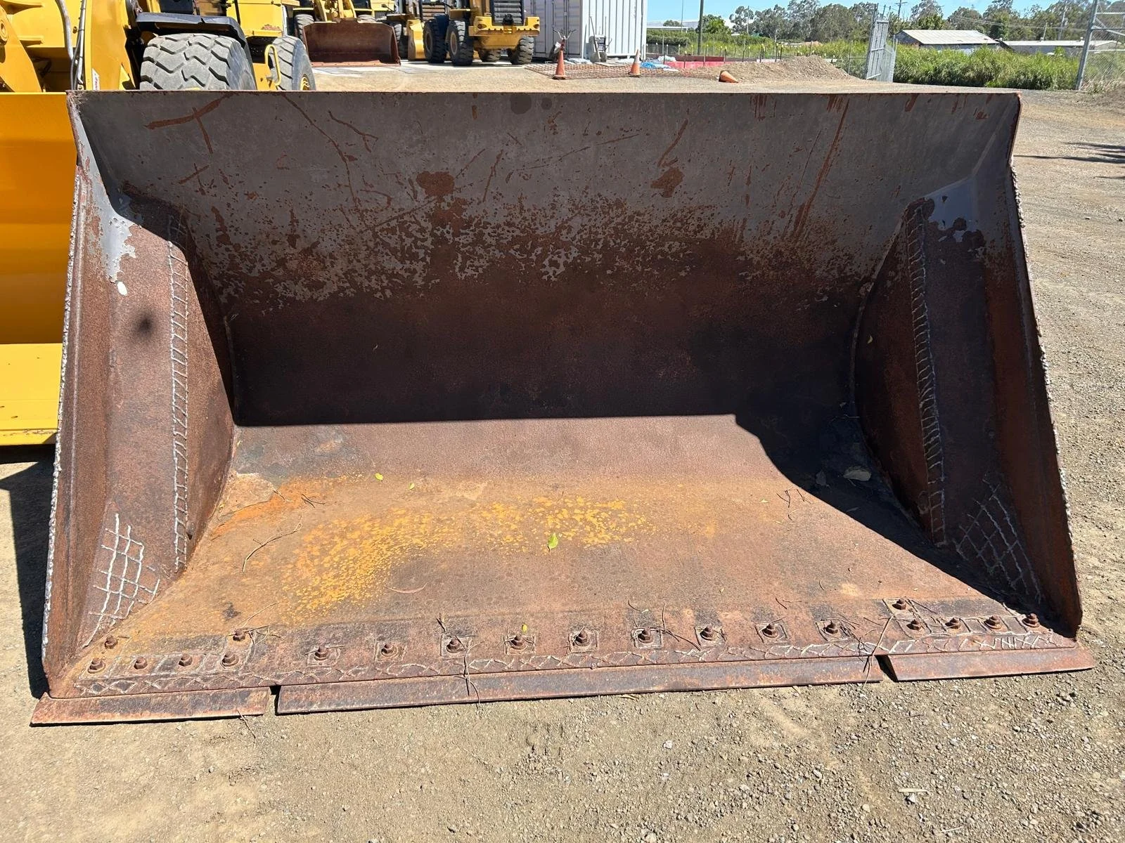 Volvo 2.5m3 High Dump (1).jpeg
