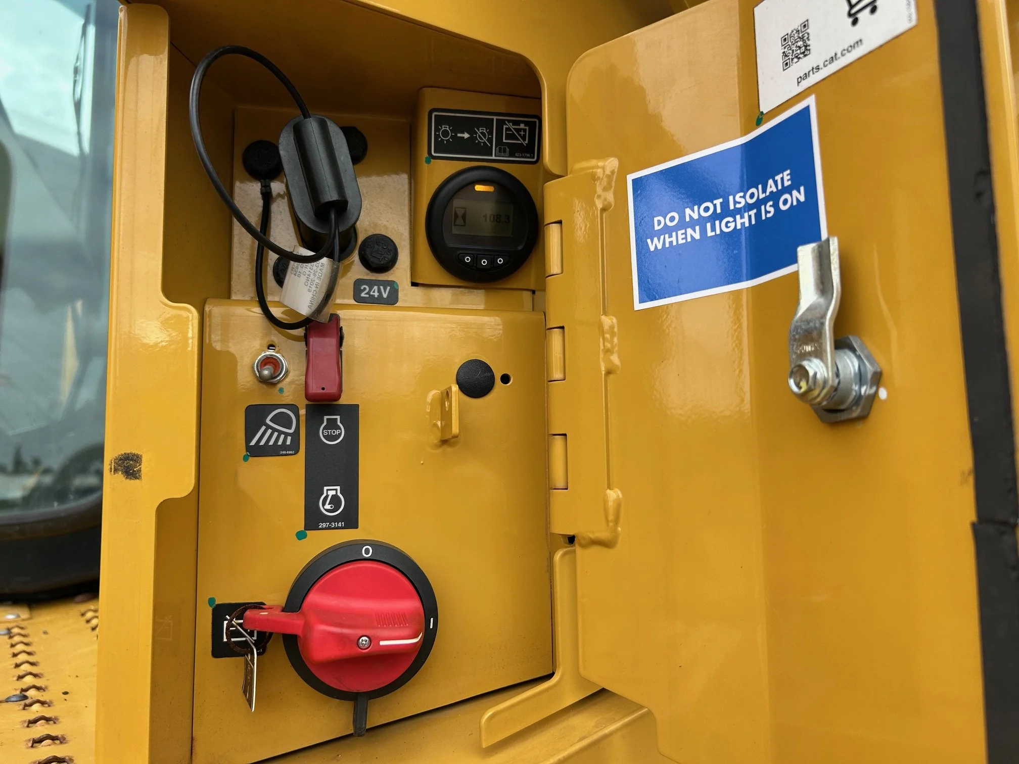 D8T(AW401065)RFS (15).jpg